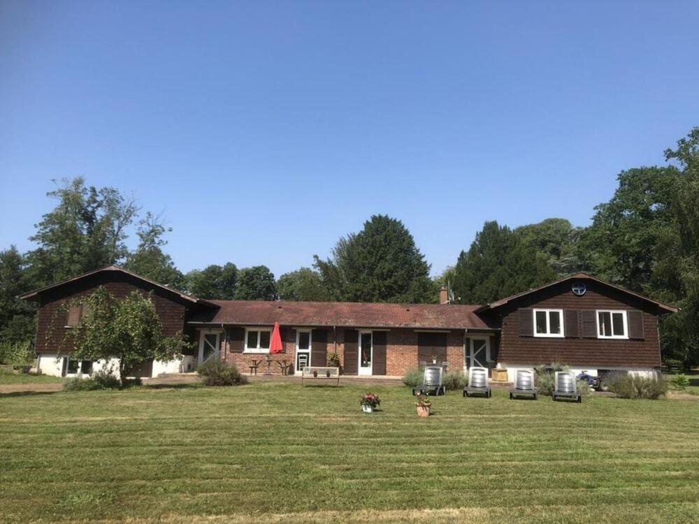 Bed and Breakfast Domaine Des Ifs Le Pin  Exterior foto