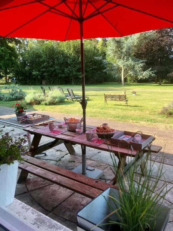 Bed and Breakfast Domaine Des Ifs Le Pin  Exterior foto